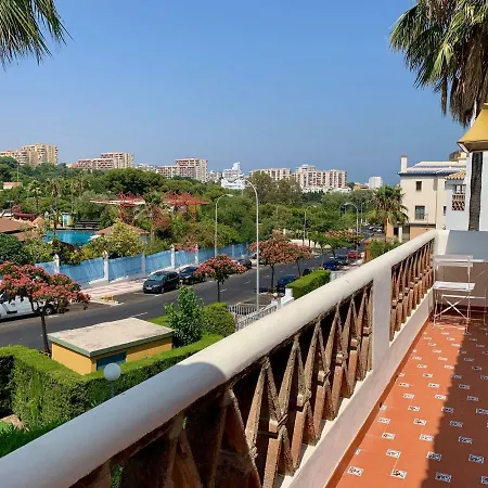 3 Bedroom, 250m From The Beach! Swimming Pool, Parking! Lejlighed *