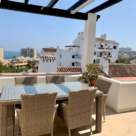 3 Bedroom, 250m From The Beach! Swimming Pool, Parking! Lejlighed *